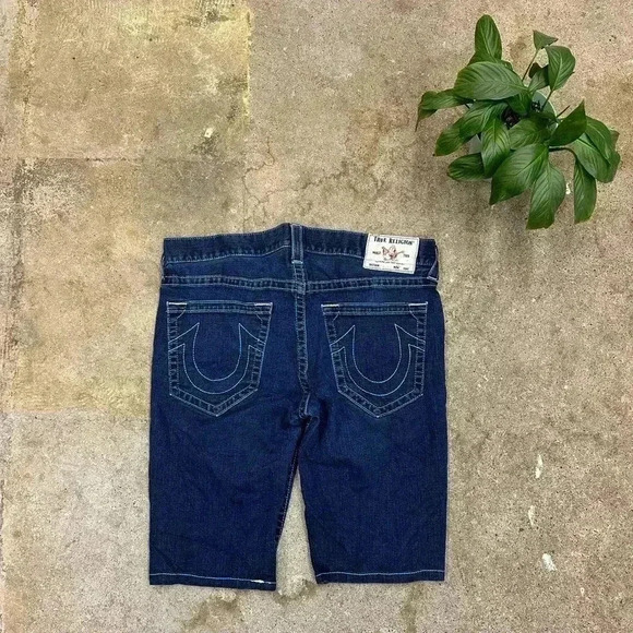 Vintage True Religion Dark Wash Denim Shorts Size 38 - Picture 2 of 6